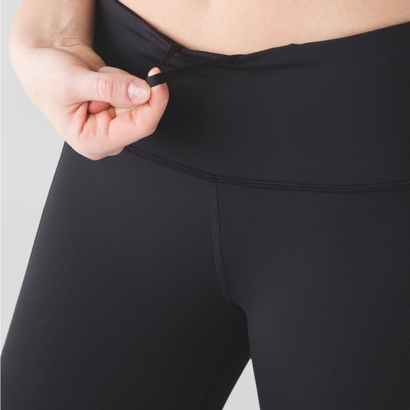 Lululemon VarCity Crop Luxtreme Black Leggings Size 6 - Picture 5 of 13